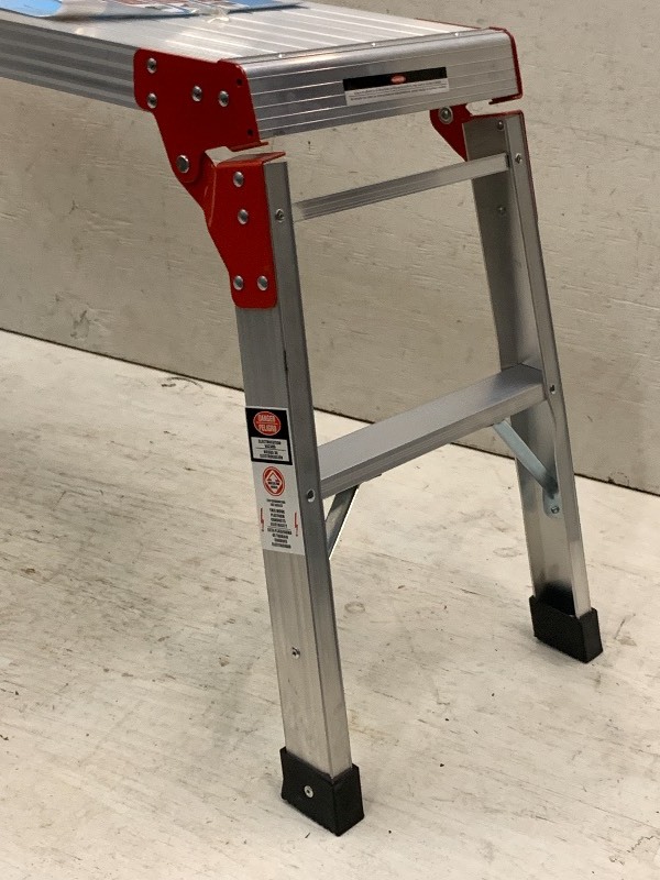 lot 40 image: Unused Premier Lightweight Aluminum Work Platform
