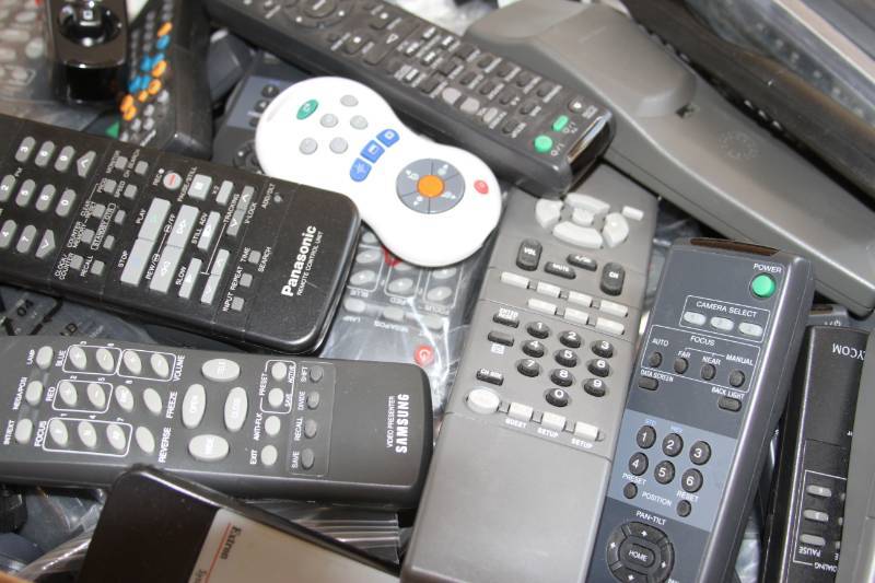 lot 7 image: Huge Lot of Miscellaneous Pro Audio & Video Remote Controls