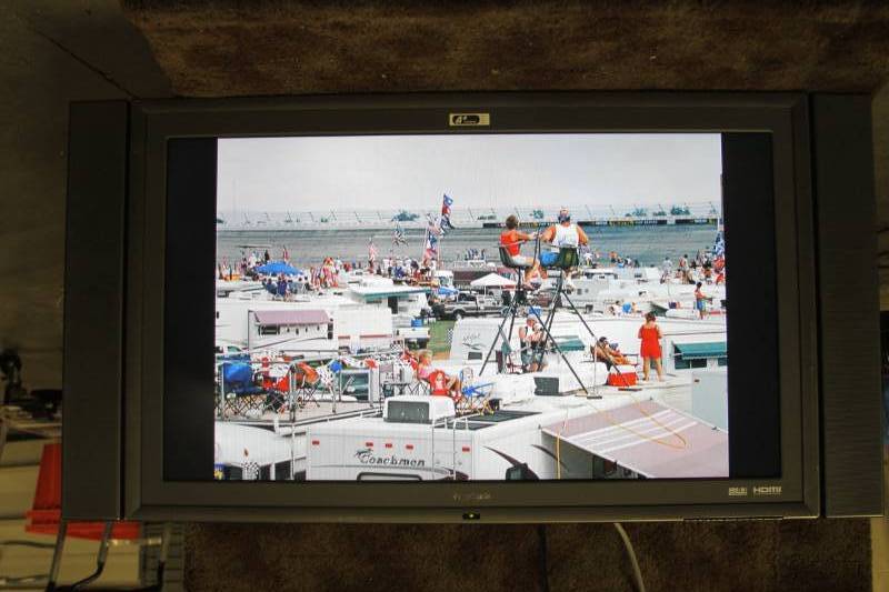lot 26 image: ViewSonic Next Vision  NextVision N4200w 42 LCD DisplayMonitor
