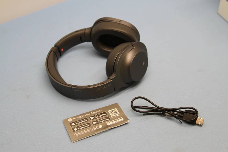 lot 74 image: Sony Wireless Bluetooth Noise Cancelling Digital Over the Ear Stereo Headphones