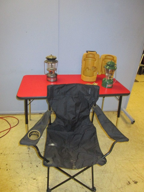 lot 629 image: COLEMAN LANTERNS AND EMBARK CAMP CHAIR