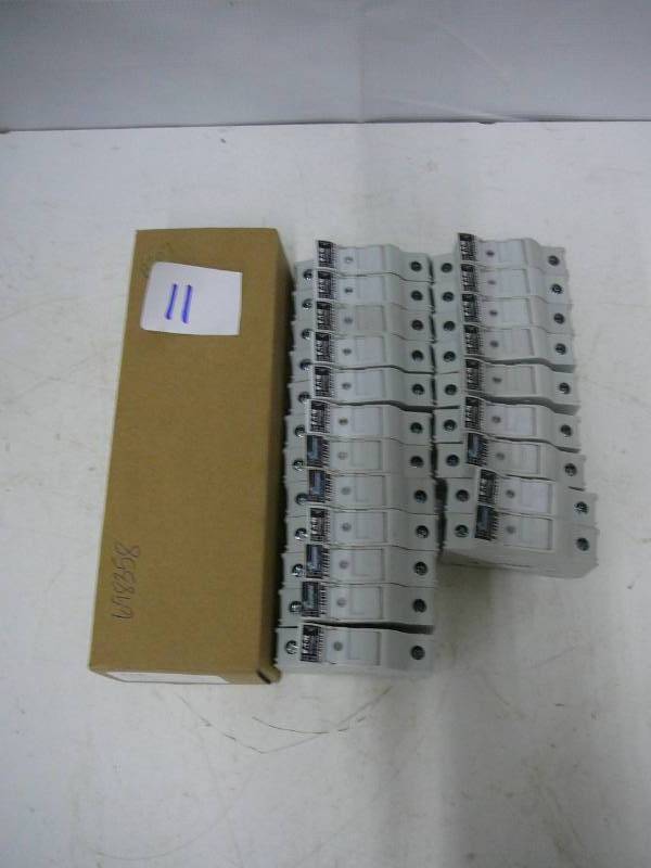 lot 11 image: Bussmann Modular Fuse Holders