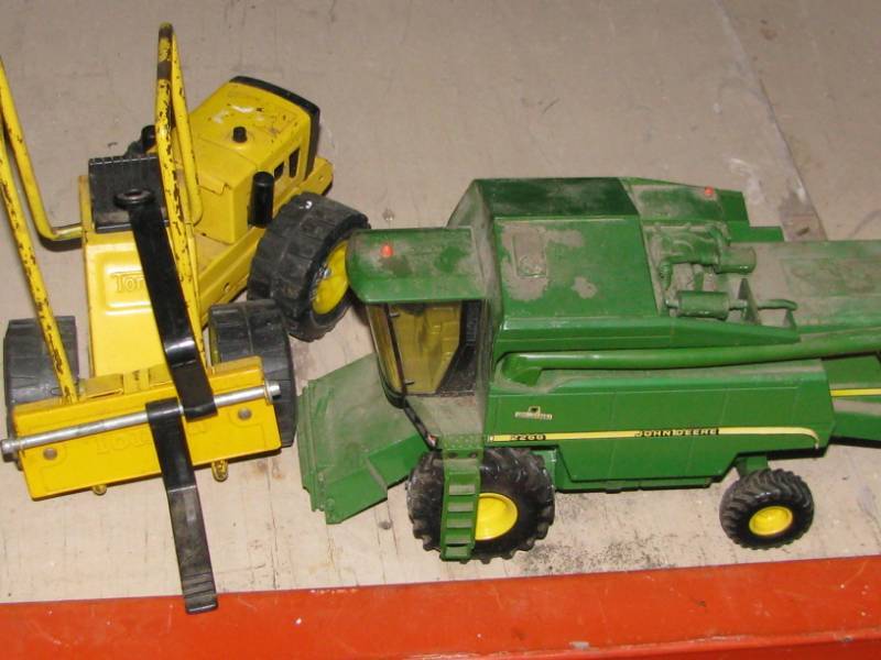 Misc metal Toys