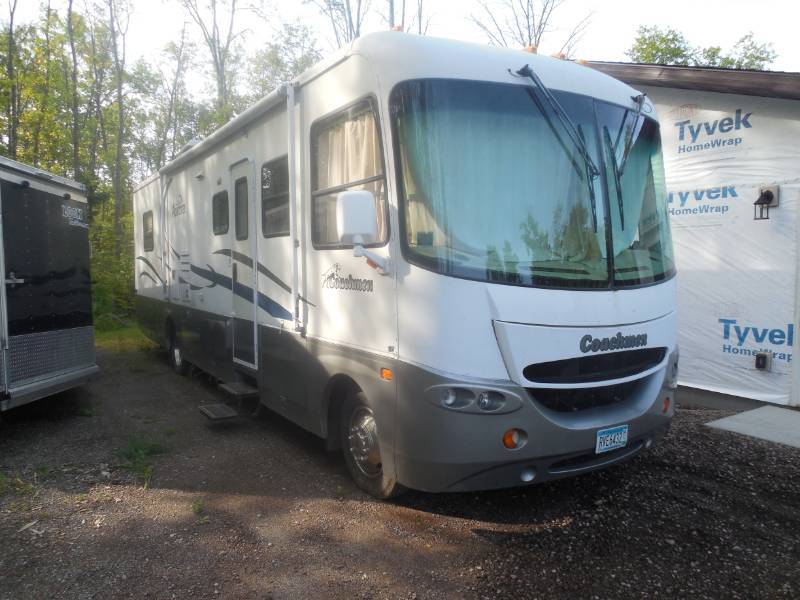 2001 Coachmen Class A 35 Motor Home with 2 Slides