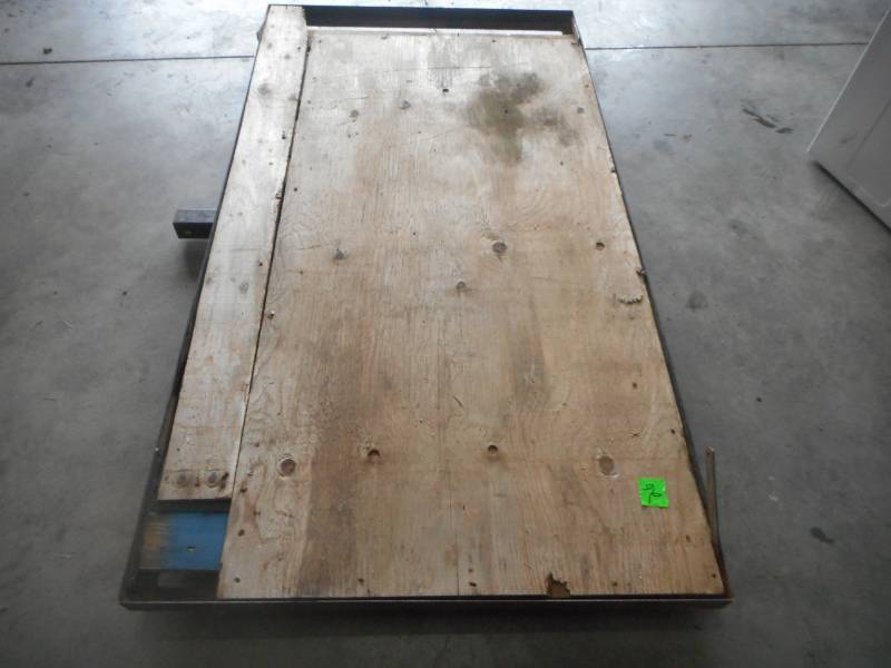 lot 26 image: Cargo Carrier
