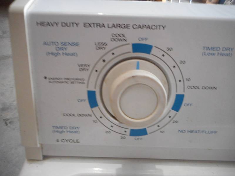 lot 27 image: Electric Dryer