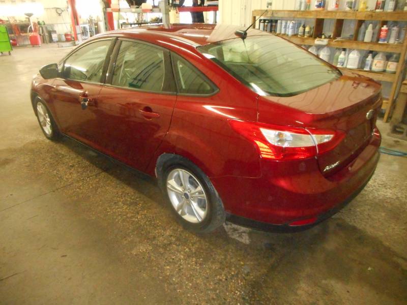 lot 2 image: 2014 Ford Focus