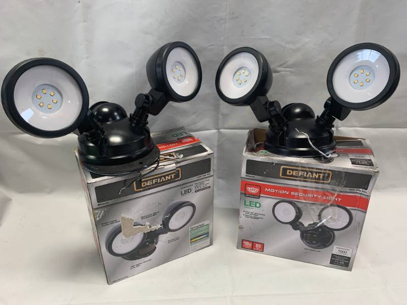 lot 7 image: Lot of 2 Motion Security Lights