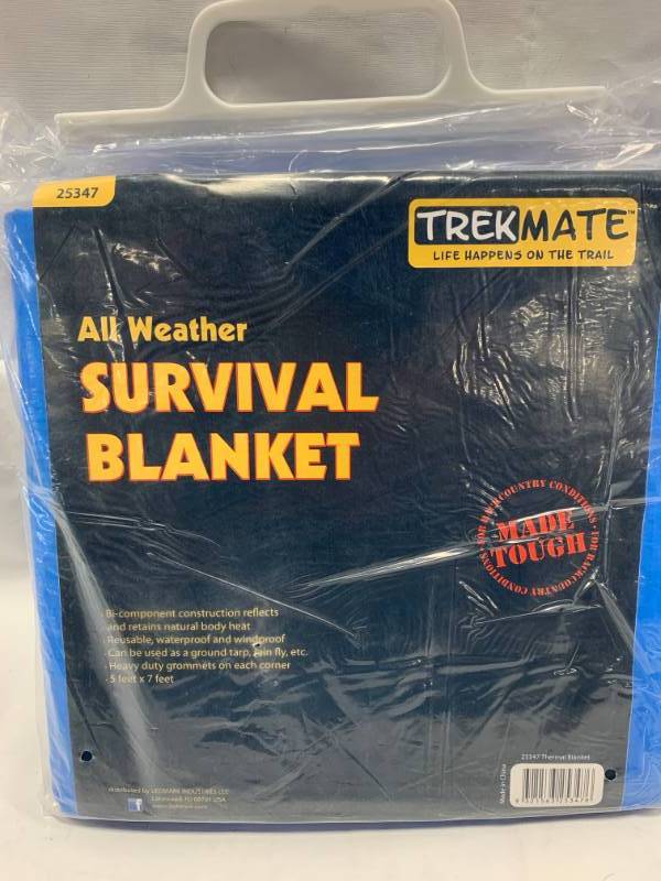 lot 19 image: New All Weather Thermal Survival Blanket 5 x 7