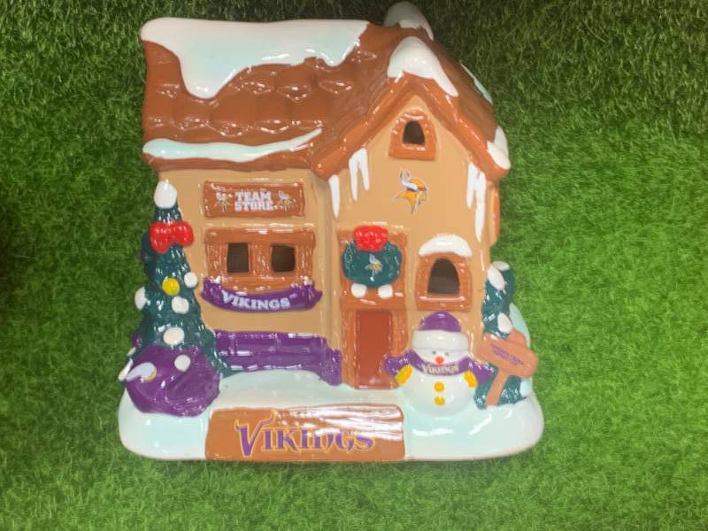 lot 26 image: Minnesota Vikings Christmas Ceramic House