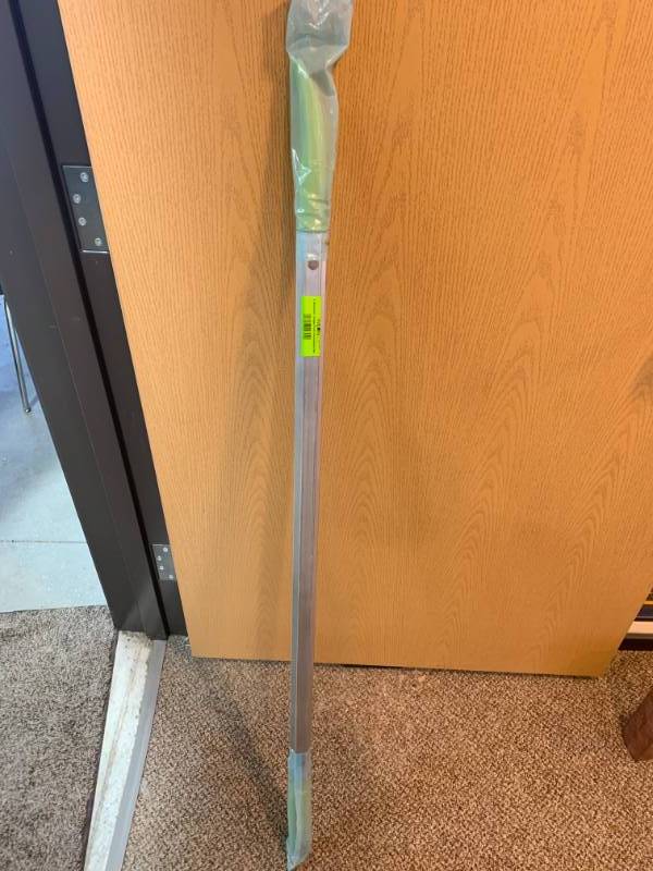 lot 50 image: New Wilton 4 Aluminum Forged Pinch Diamond Point Bar