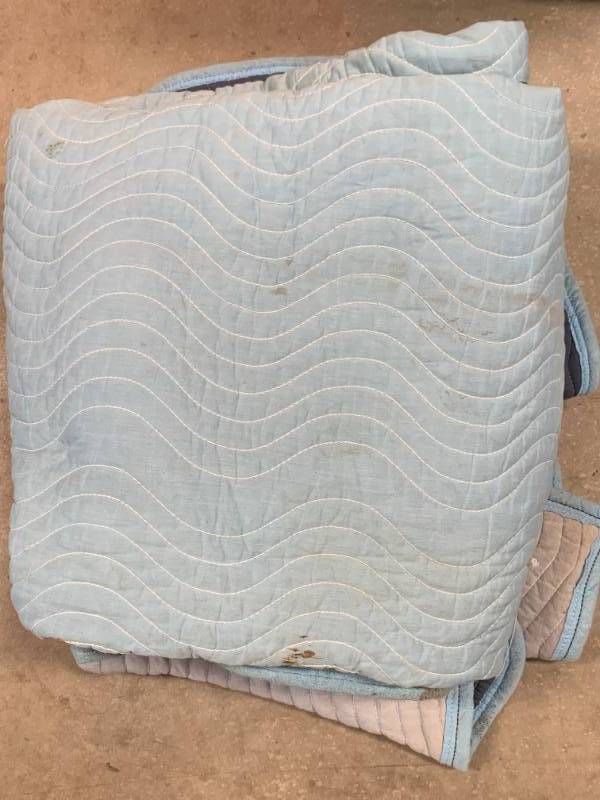 lot 64 image: Moving Blanket Lot