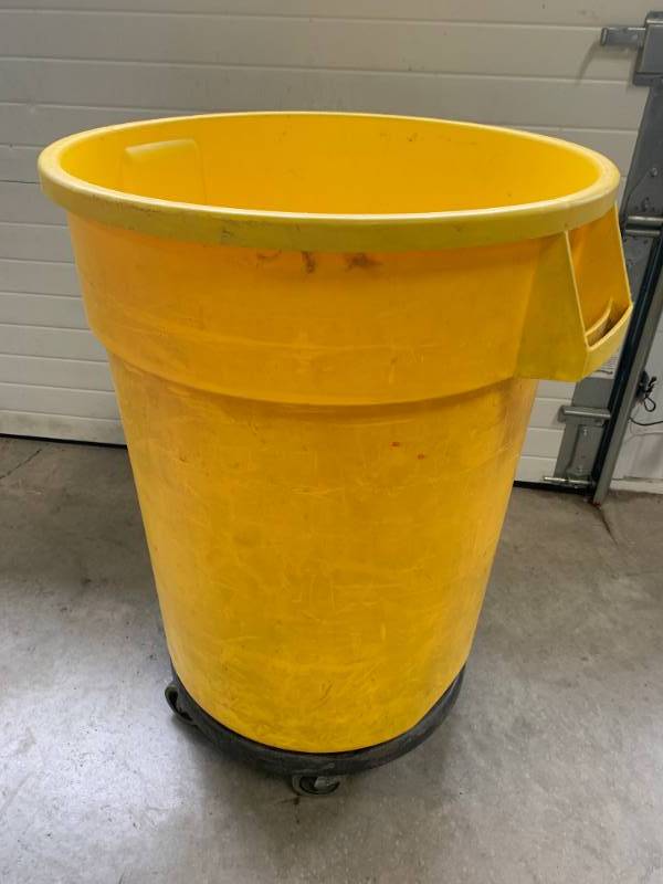 lot 95 image: Heavy Duty Industrial Garbage Can on Casters