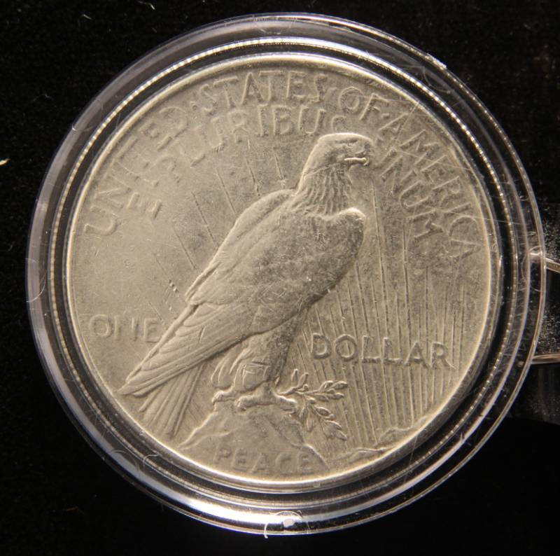 lot 23 image: 1922 PEACE SILVER DOLLAR IN AIRTITE