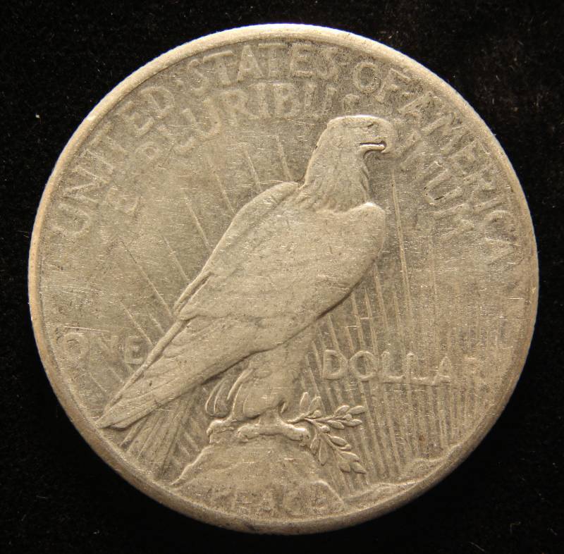 lot 25 image: 1927 PEACE SILVER DOLLAR