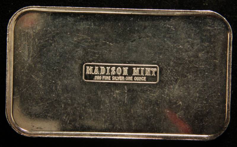 lot 48 image: 1 TROY OZ. .999 FINE SILVER ART BAR MADISON MINT VALENTINES DAY