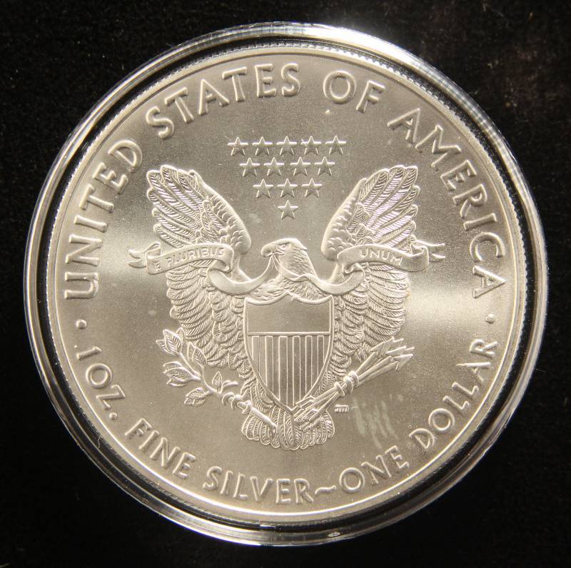lot 49 image: 2018 AMERICAN SILVER EAGLE 1 TROY OZ. .999 FINE SILVER IN AIRTITE