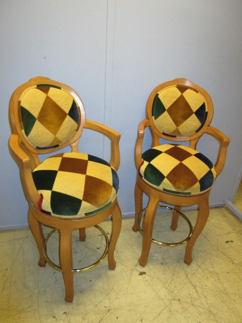 lot 705 image: PAIR OF BAR STOOLS