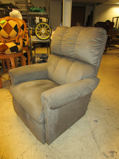 lot 708 image: RECLINER