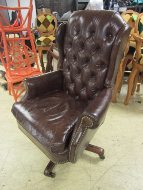 lot 709 image: LEATHERCRAFT LEATHER DESK CHAIR