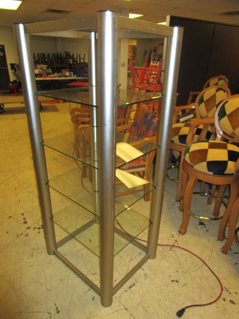 lot 714 image: ACCENT  SHELF UNIT