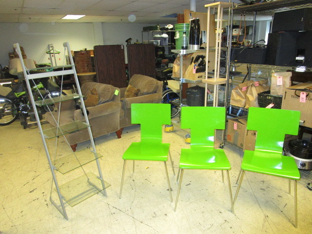 lot 715 image: ACCENT SHELF WITH THREE CHAIRS