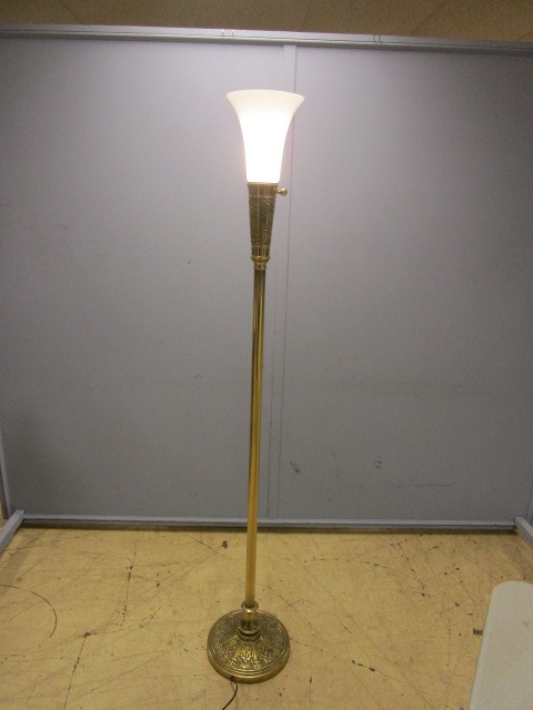 lot 724 image: BRASS FLOOR LAMP