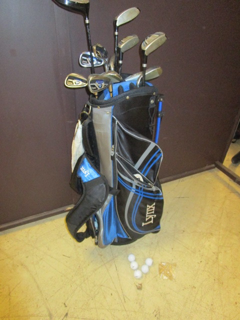 lot 738 image: LYNX GOLF CLUBS AND BAG