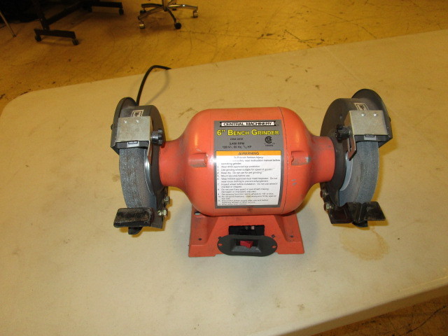 lot 747 image: CENTRAL MACHINERY 6 BENCH GRINDER