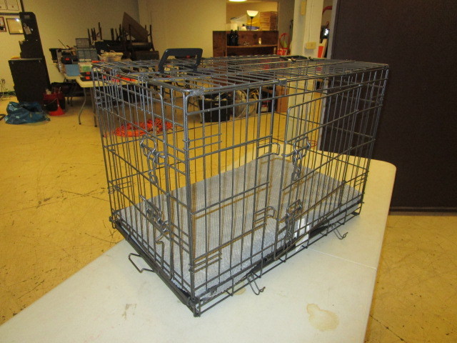 lot 749 image: DOG CRATE