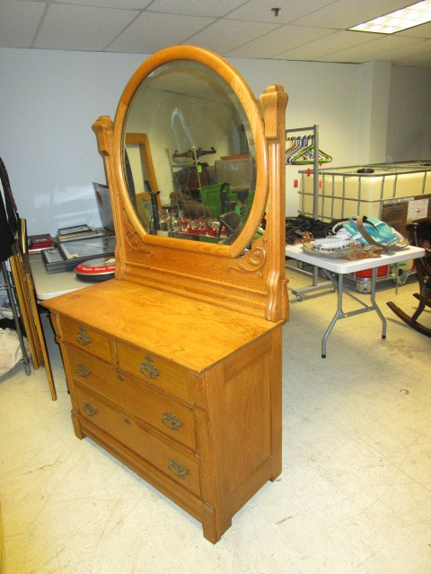 lot 753 image: ANTIQUE DRESSER WITH MIRROR