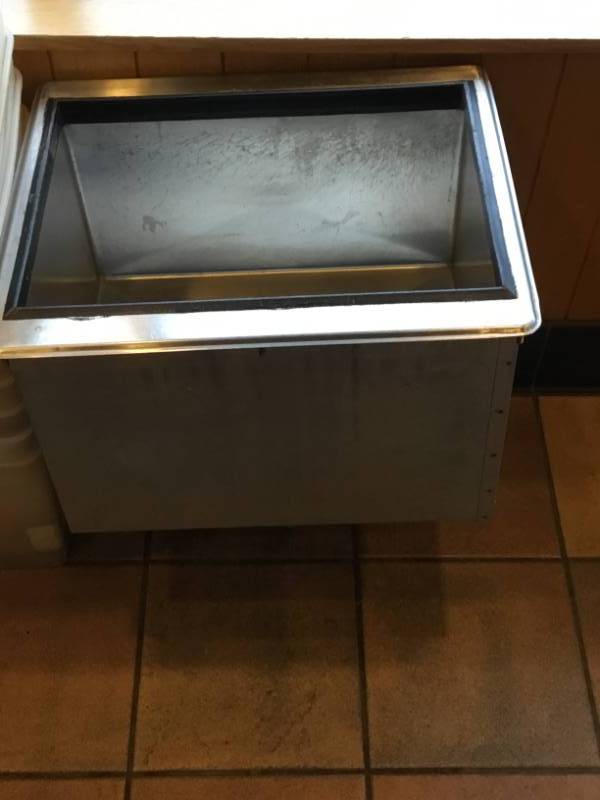 Stainless steel ice bin with cover