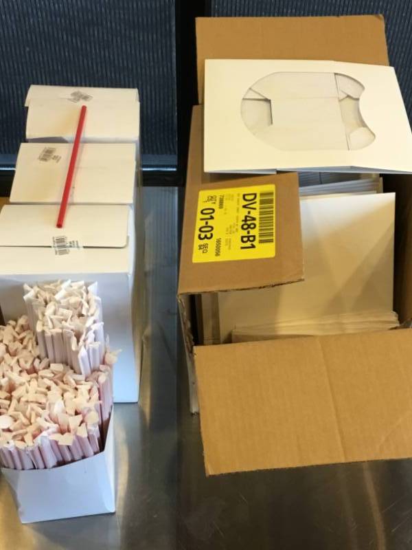 1000 Red Straws Individually wrapped 10.25 and 40 daunt boxes 10x8x4