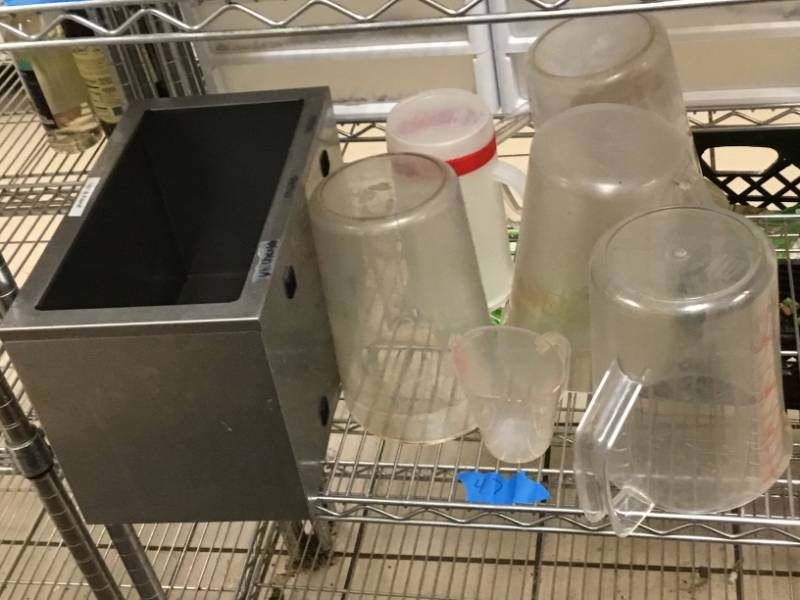 4 large measure cups and stainless steel container