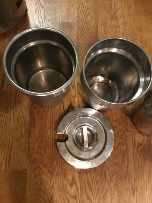 3 small pots one lid Stanless steel