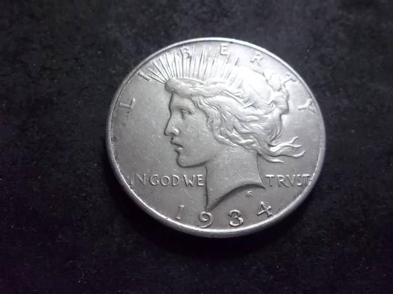 lot 53 image: 1934 D Silver Peace Dollar
