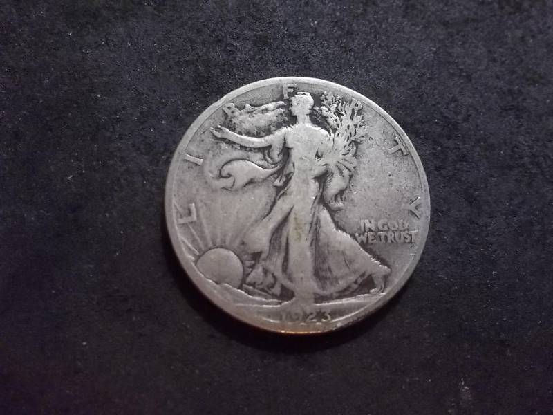 lot 74 image: 1923 S Walker Half Dollar