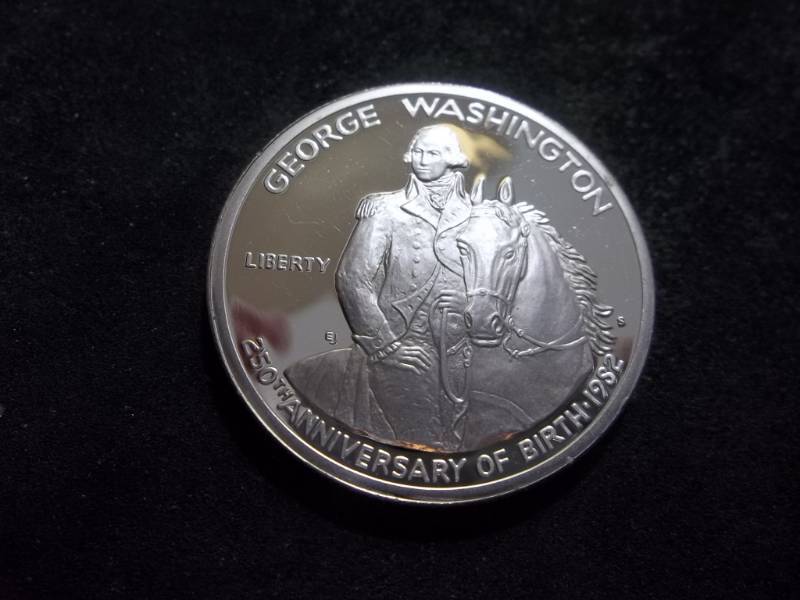 lot 105 image: George Washington 250th Birthday Commemorative Silver Proof Half Dollar