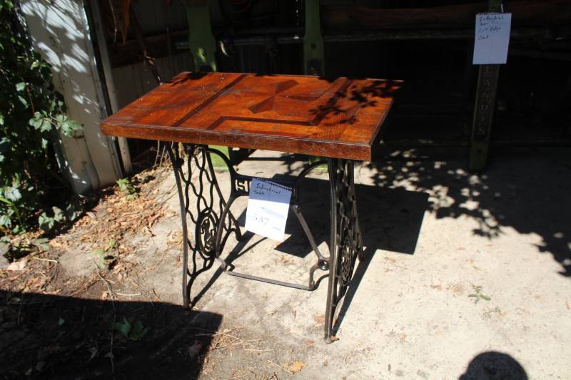 lot 537 image: Singer Industrial Metal Frame Sewing Table with Wood Top