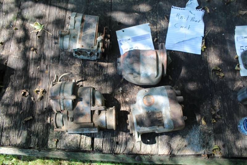 lot 553 image: Lot of (4) International Harvester Magneto