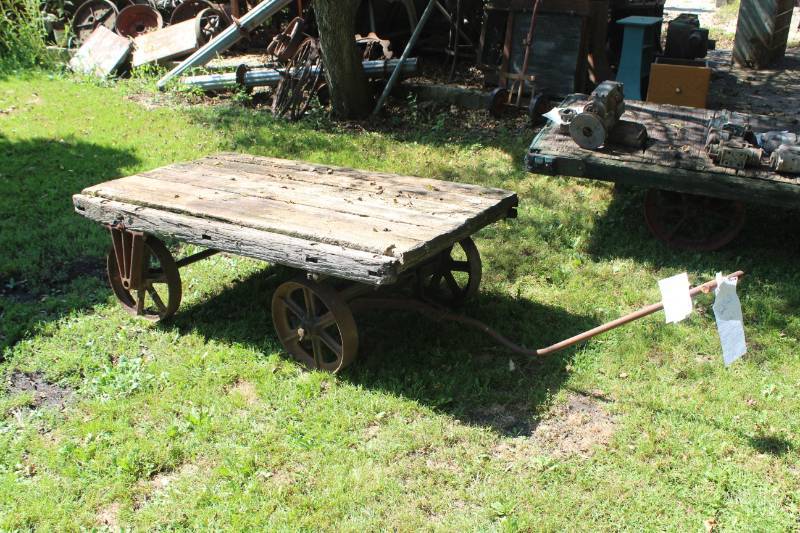 lot 521 image: Rail Road Cart