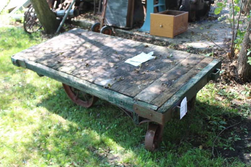 lot 522 image: Rail Road Cart