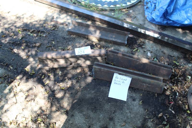 lot 524 image: Lot of (4) Rail Road Track Rails