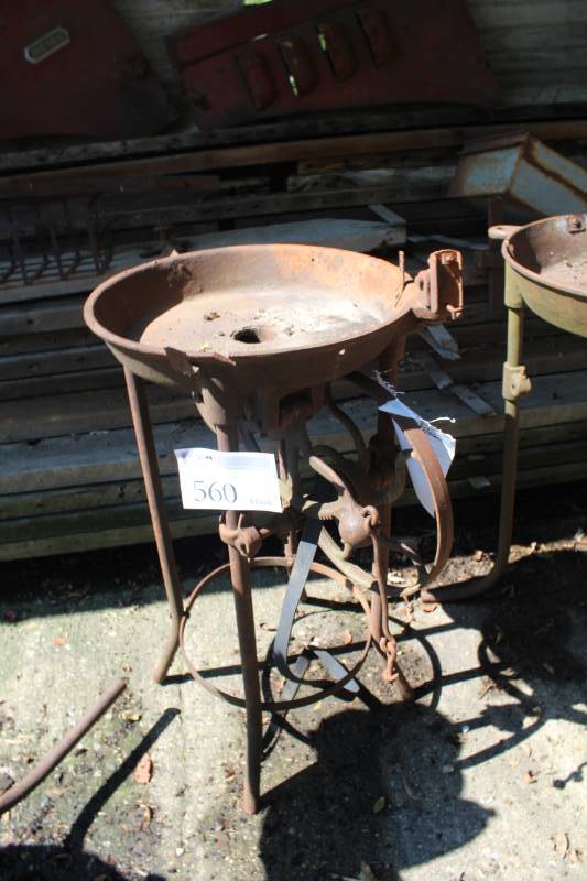 lot 560 image: Vintage Metal Forge Pot