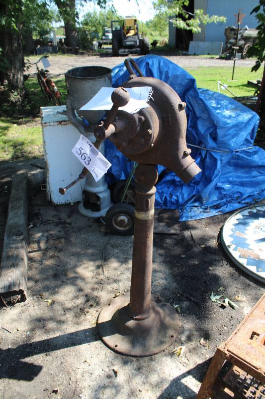 lot 563 image: Vintage Forge Blower
