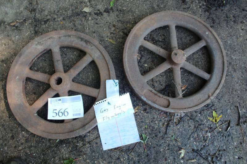 lot 566 image: Lot of (2) 18in. Gas Engine Flywheels