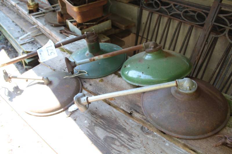 lot 571 image: Lot of (4) Metal Dome Lights with Wall-Mount Metal Pole