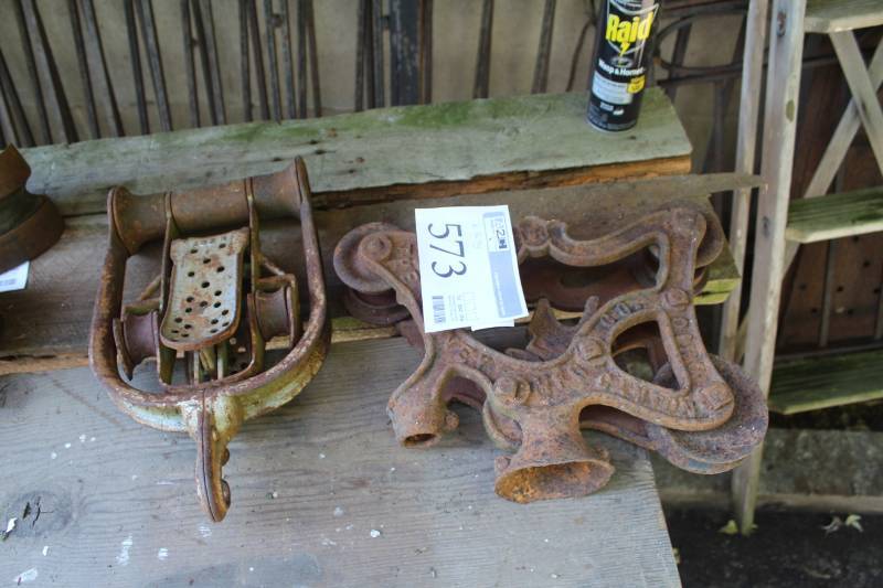 lot 573 image: Lot of (2) Old Metal Pulleys