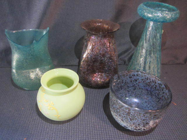 lot 29 image: Art Glass Vases