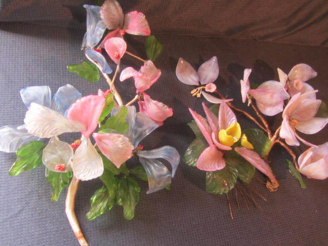 lot 41 image: Glass Flowers